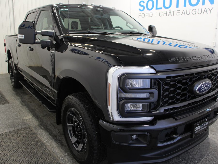 Ford Super Duty F-250 SRW 2024 Noir agate métallisé