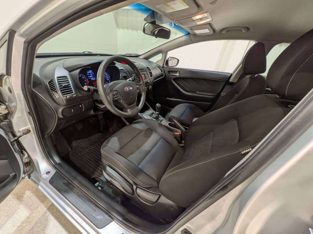 2015 Kia Forte 4dr Sdn Auto LX+ Winter Edition Silver Val-David - photo #6