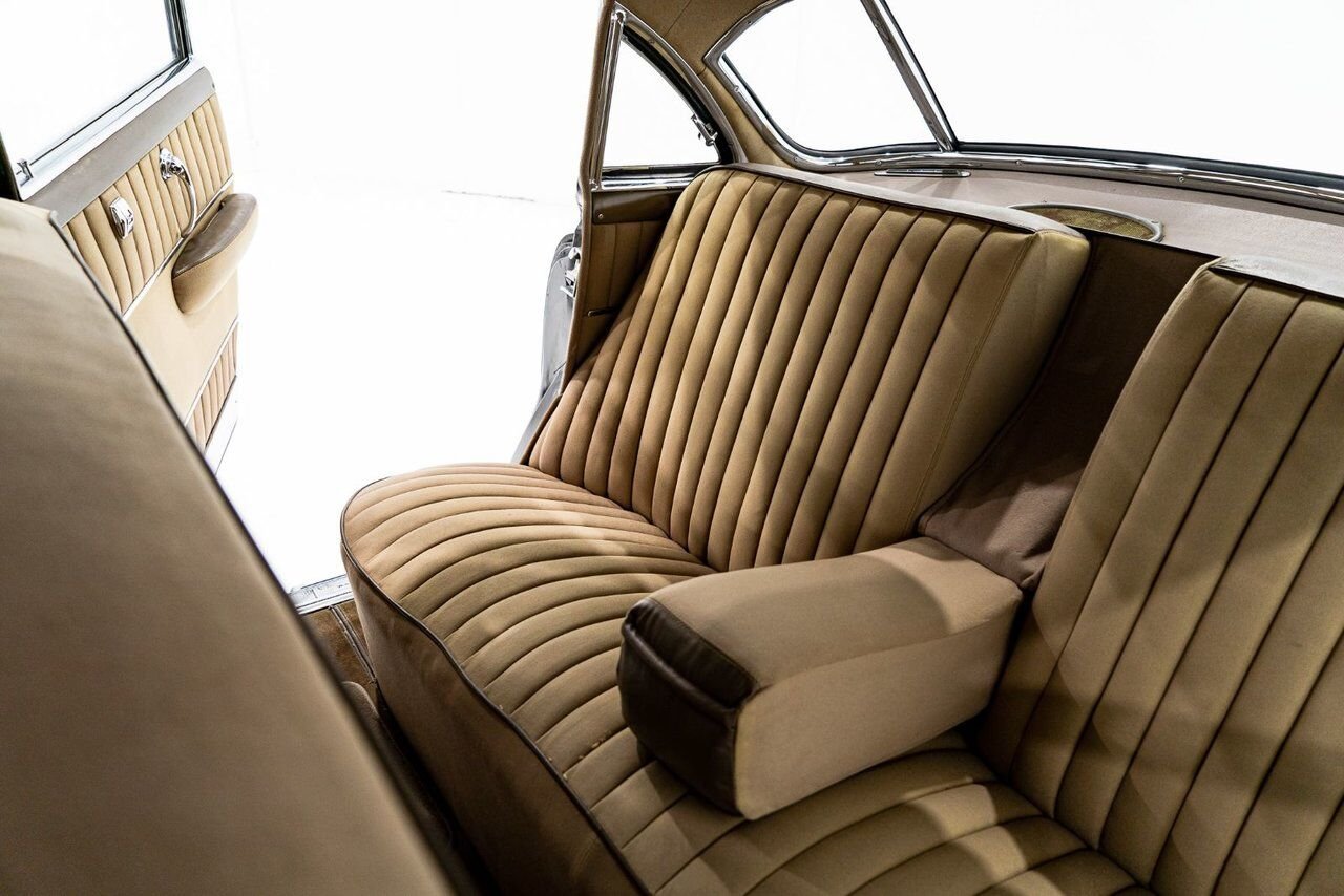 Cadillac Fleetwood Unrestored factory black paint **PRICE IN USD** 1951 Noir Montréal - photo #67