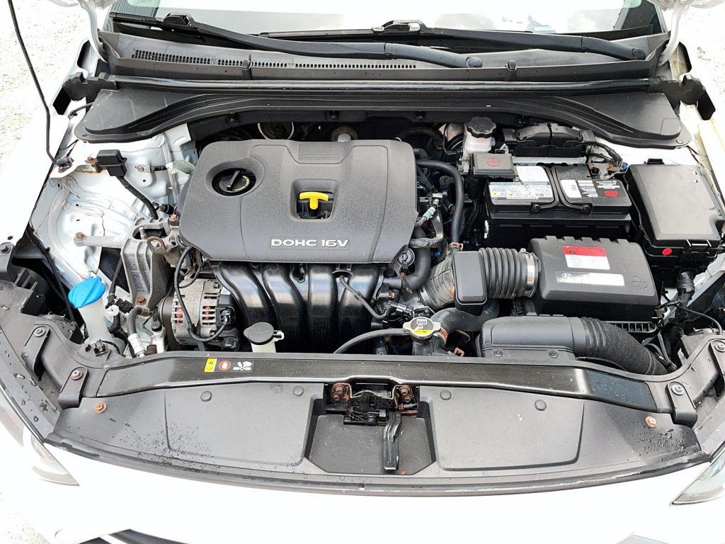2017 Hyundai ELANTRA White Amos - photo #23