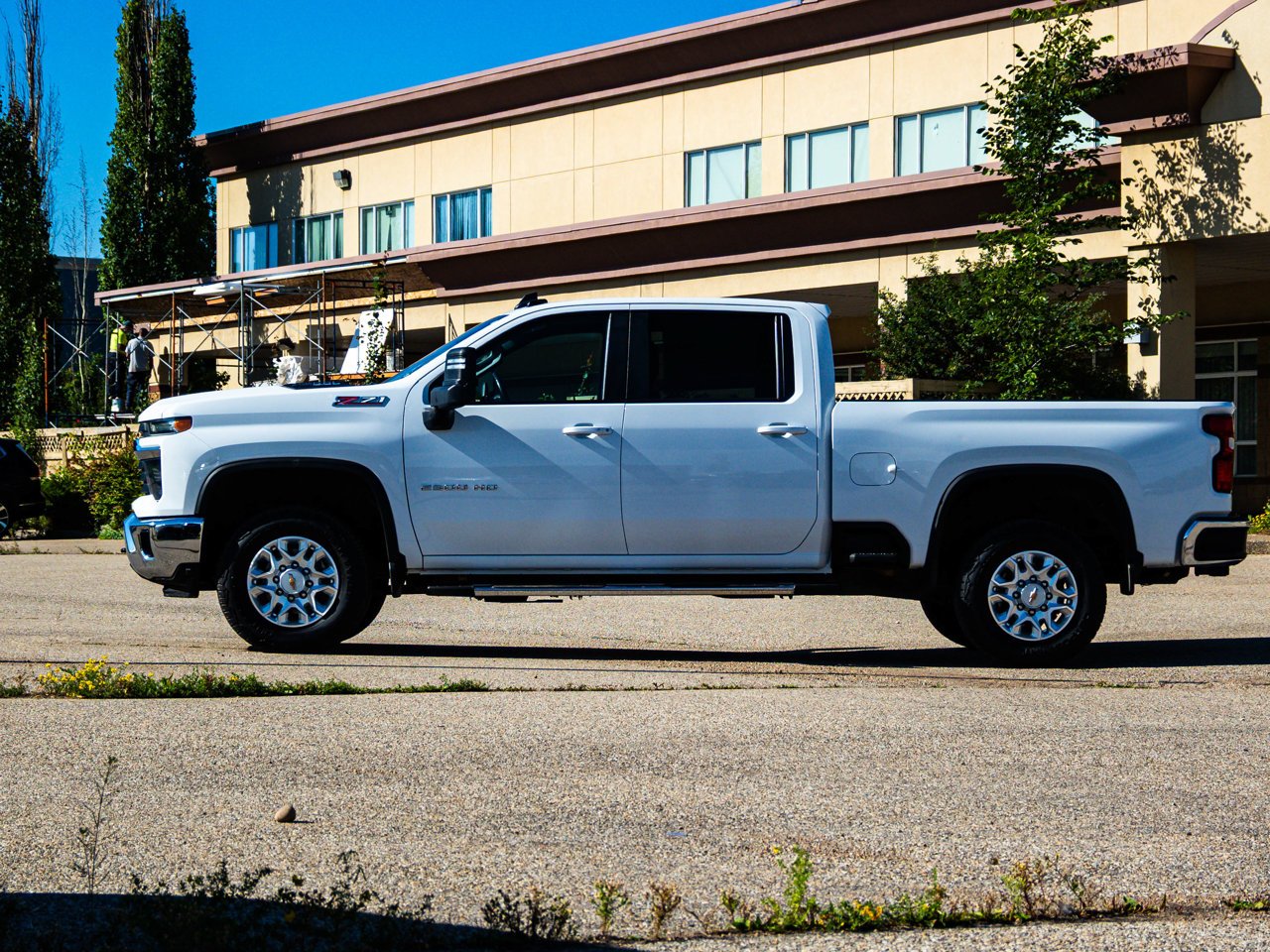 2024 Chevrolet Silverado 2500HD 4WD Crew Cab 159 LT White Sherwood Park - photo #9