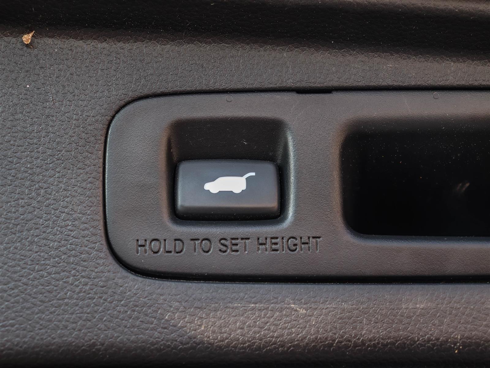 Honda CR-V hybride Touring 2023 Blue Ottawa & Gatineau - photo #19