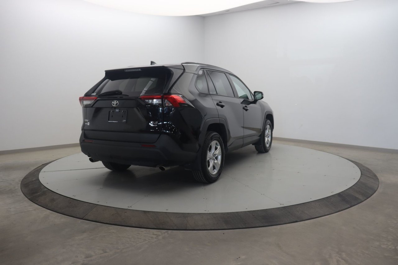 2019 Toyota RAV4 VIN 2T3R1RFV2KC038406 Black Chicoutimi - photo #3