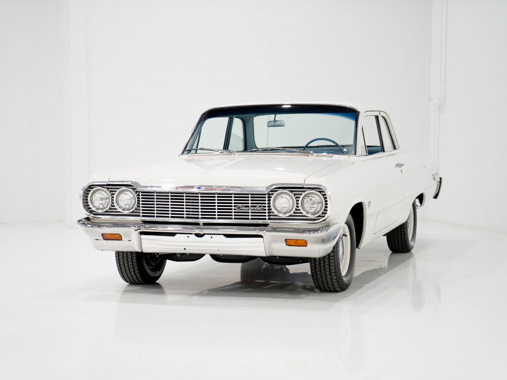 1964 Chevrolet Biscayne Matching 409 / 425HP Transmission 4 Vitesse Complètement Entièrement restauré **PRIX EN USD** White Montreal - photo #24