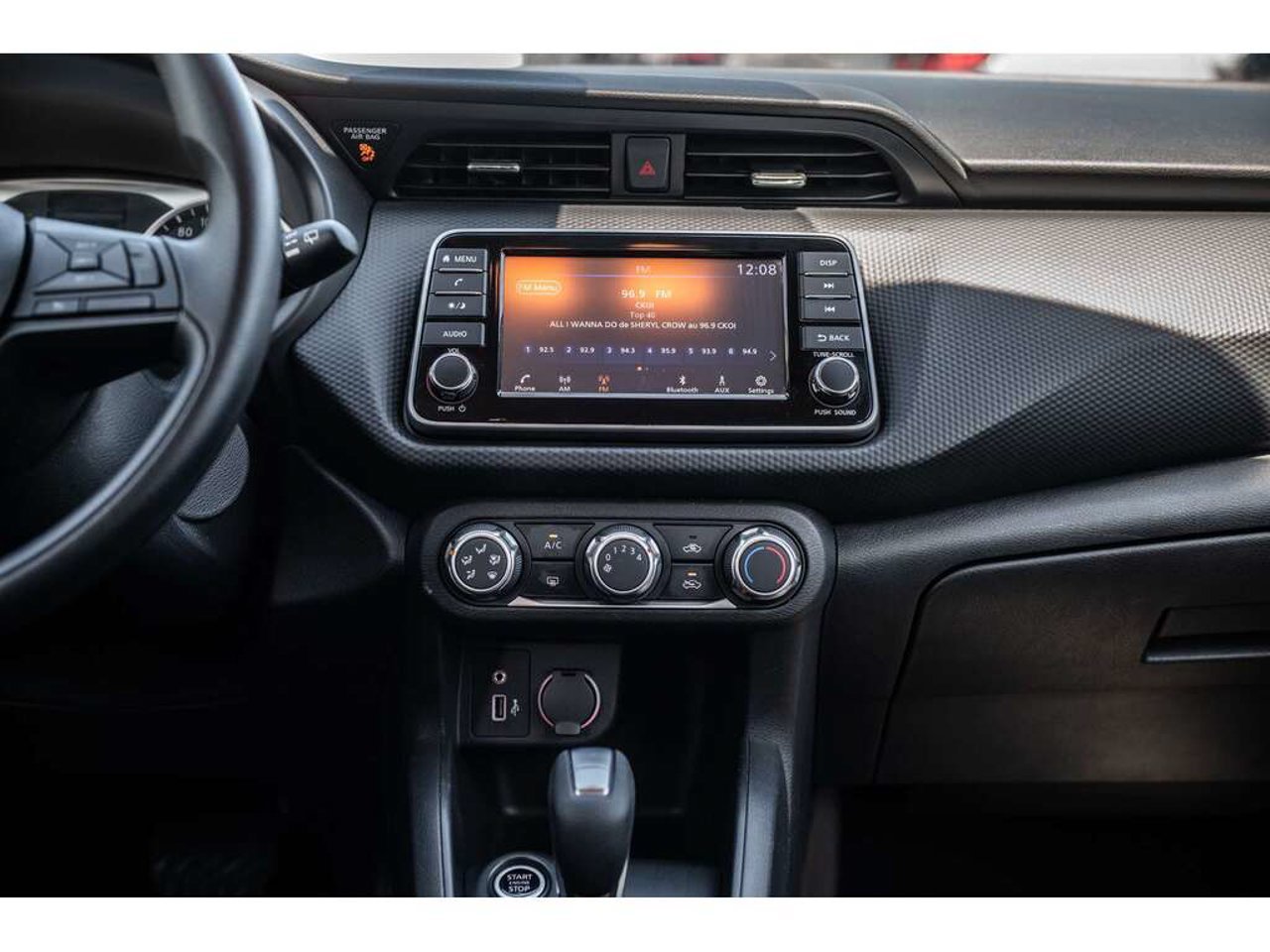Nissan Kicks Play 2025 Argent Sainte-Julienne - photo #25