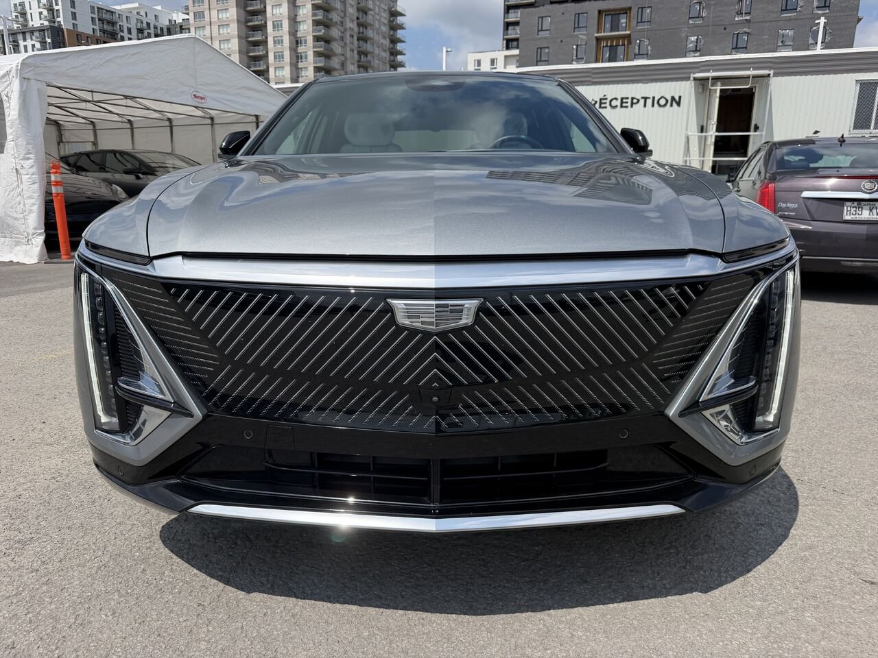 2024 Cadillac LYRIQ LUXURY AWD FINANCEMENT À PARTIR DE 0.99% Silver Laval - photo #5