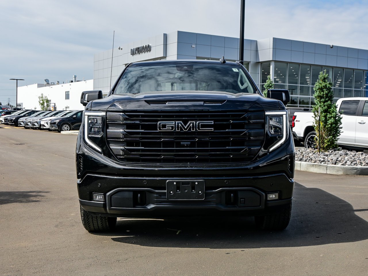 2024 GMC Sierra 1500 4WD Crew Cab 147 Elevation Black Sherwood Park - photo #2