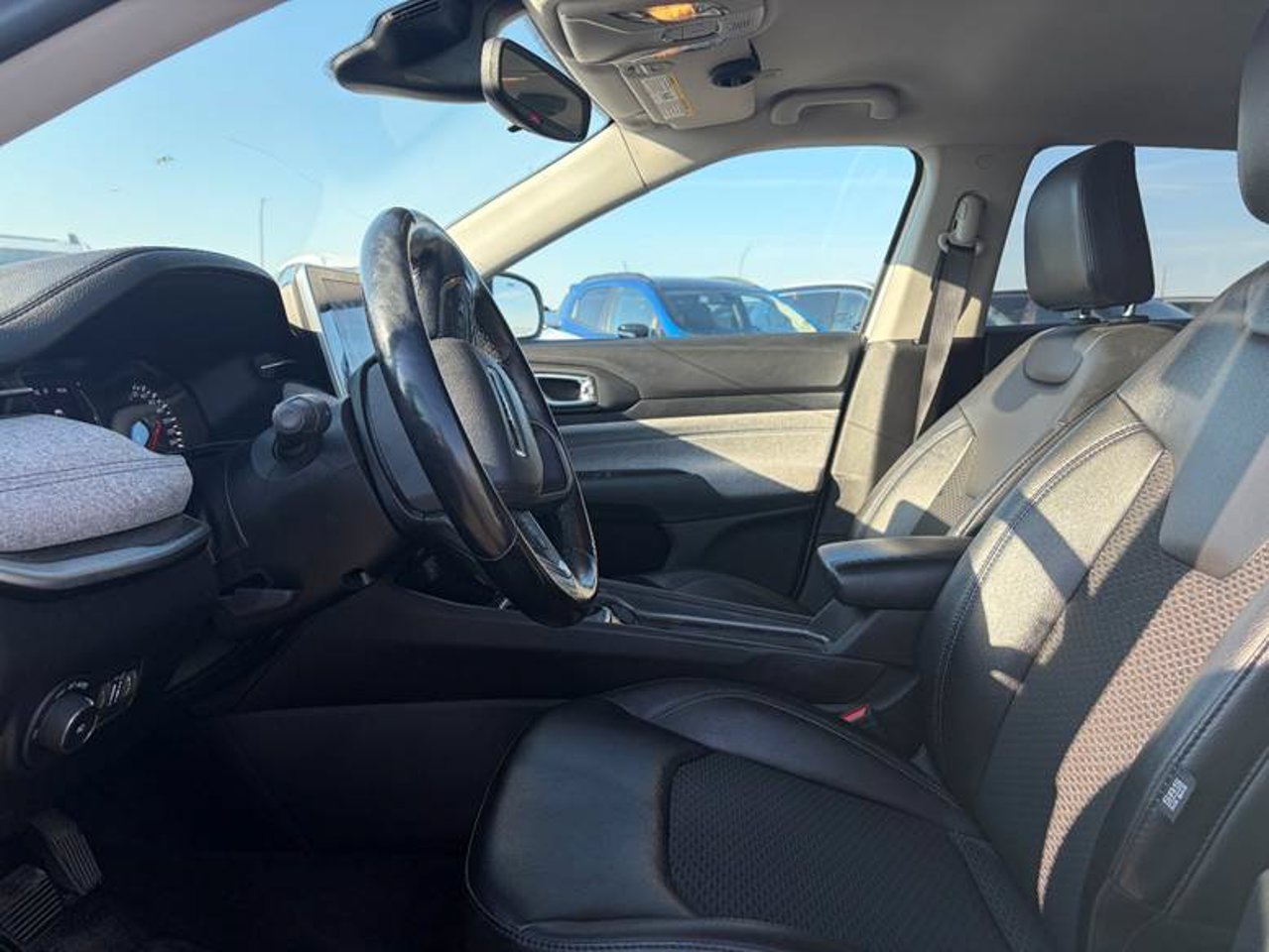 2022 Jeep Compass North 4x4 White Sherwood Park - photo #5