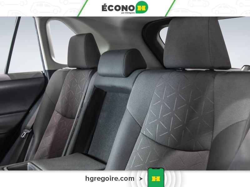 2019 Toyota Rav 4 White Blainville - photo #17