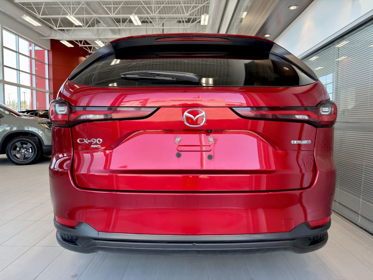 Mazda CX-90 hybride léger 2024 Rouge Notre-Dame-des-Prairies - photo #9
