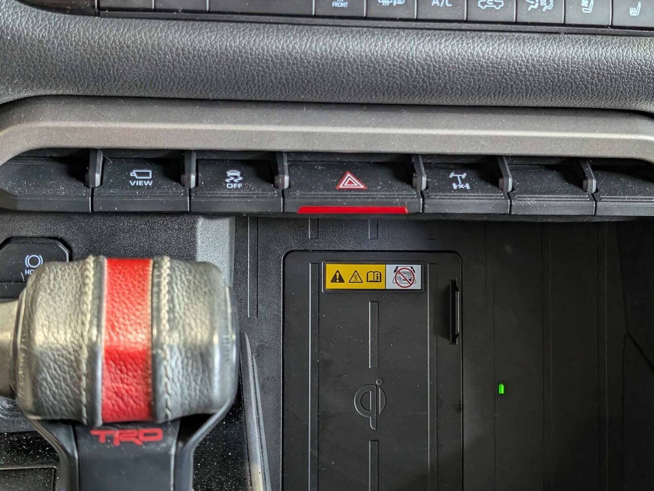 Toyota Tundra hybride LIMITED/AWD/TOIT PANORAMIQUE OUVRANT/SIÈGES CHAUFFANTS/VOLANT CHAUFFANT/AC BIZONE 2024 Gris magnétique métallisé Sherbrooke - photo #14