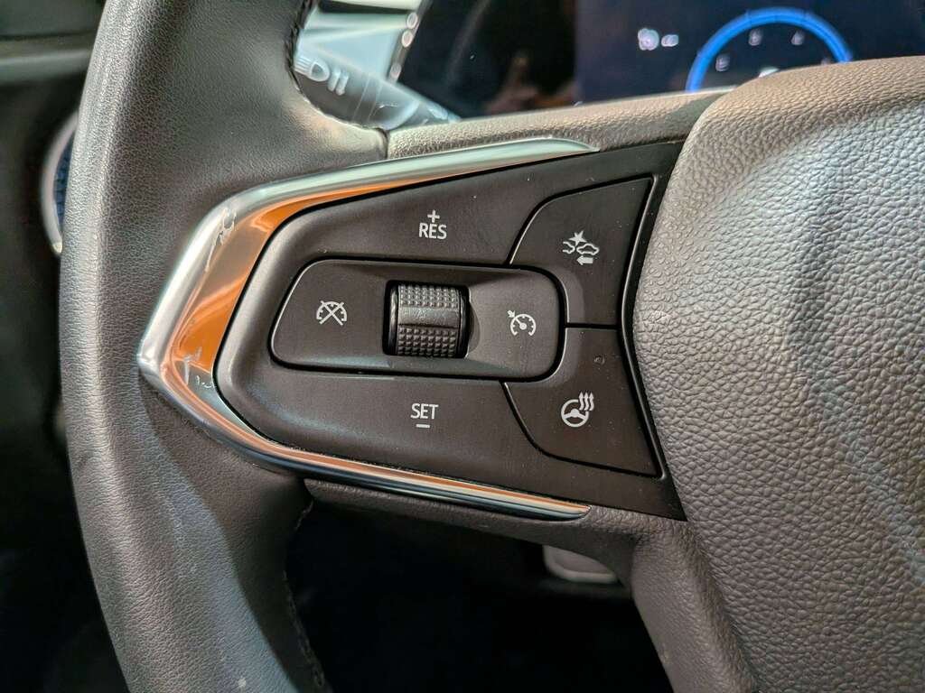 2025 Chevrolet Trax FWD 4dr LT White Val-David - photo #15