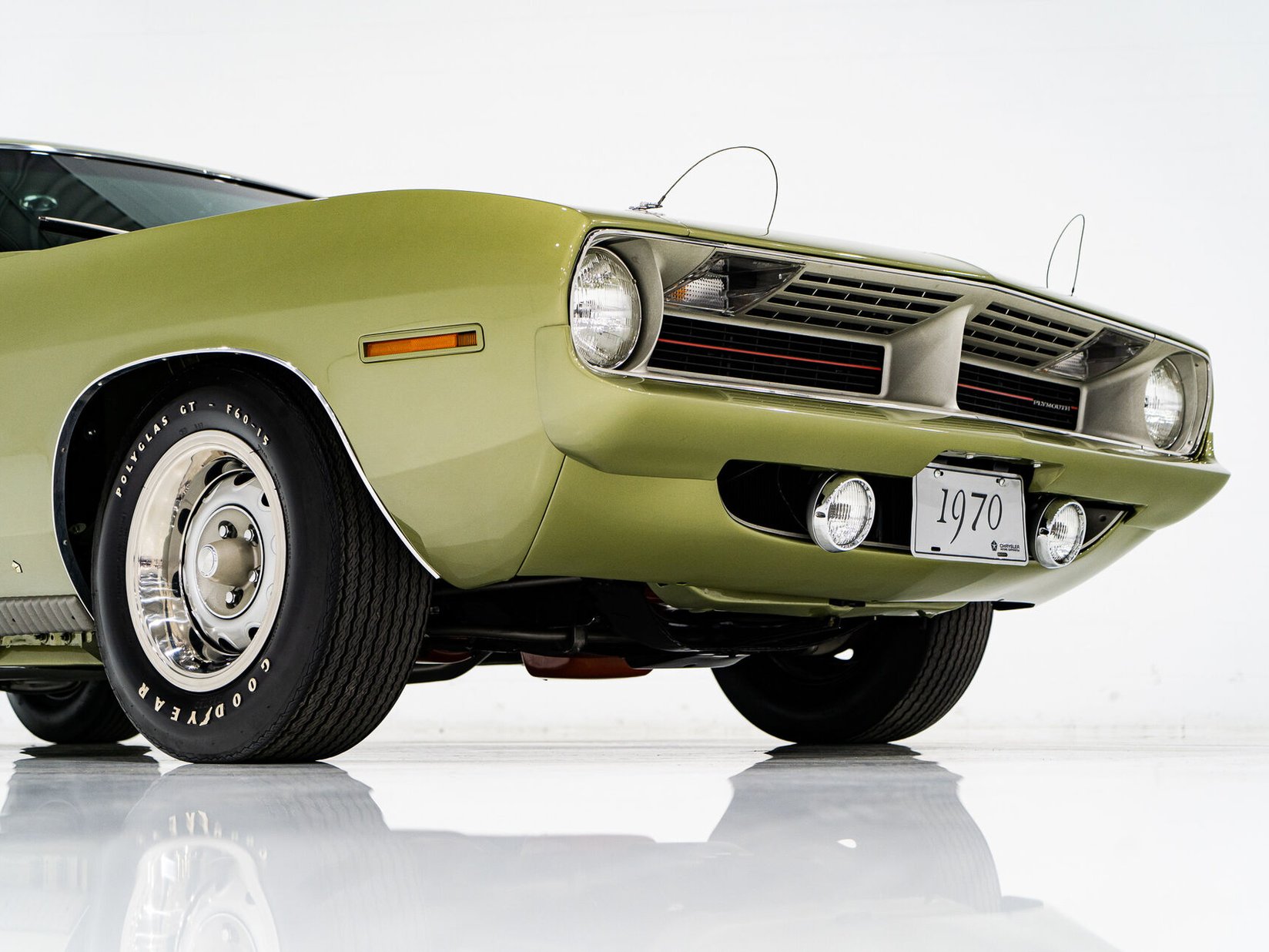 Plymouth HEMI Cuda 1 de 3 Exemplaires Utilisés par la Division Course de Chrysler France **PRIX EN USD** 1970 Vert Montréal - photo #34