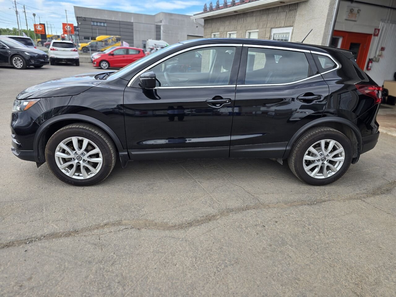 2022 Nissan Qashqai Black  - photo #2