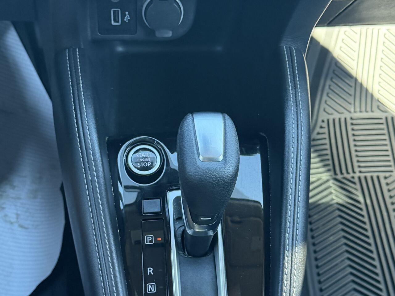 2020 Nissan Kicks Orange Ste-Marie - photo #18