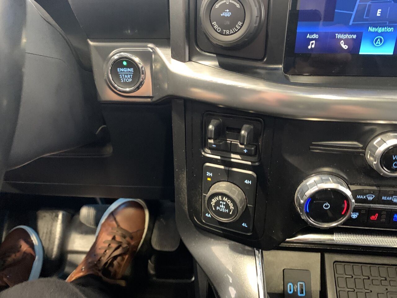 Ford F-150 SUPERCREW LARIAT LARIAT, 502A, SPORT 2023 Noir Châteauguay - photo #47