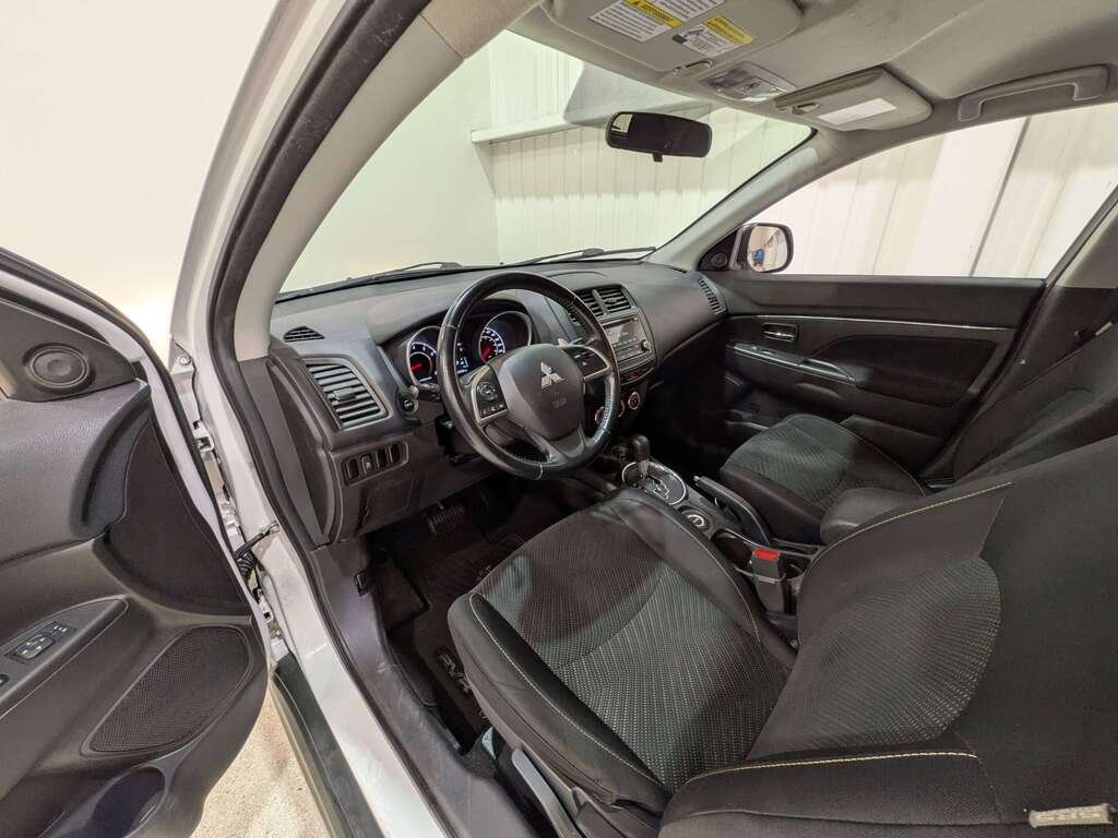 2015 Mitsubishi RVR AWD 4dr CVT GT White Val-David - photo #9