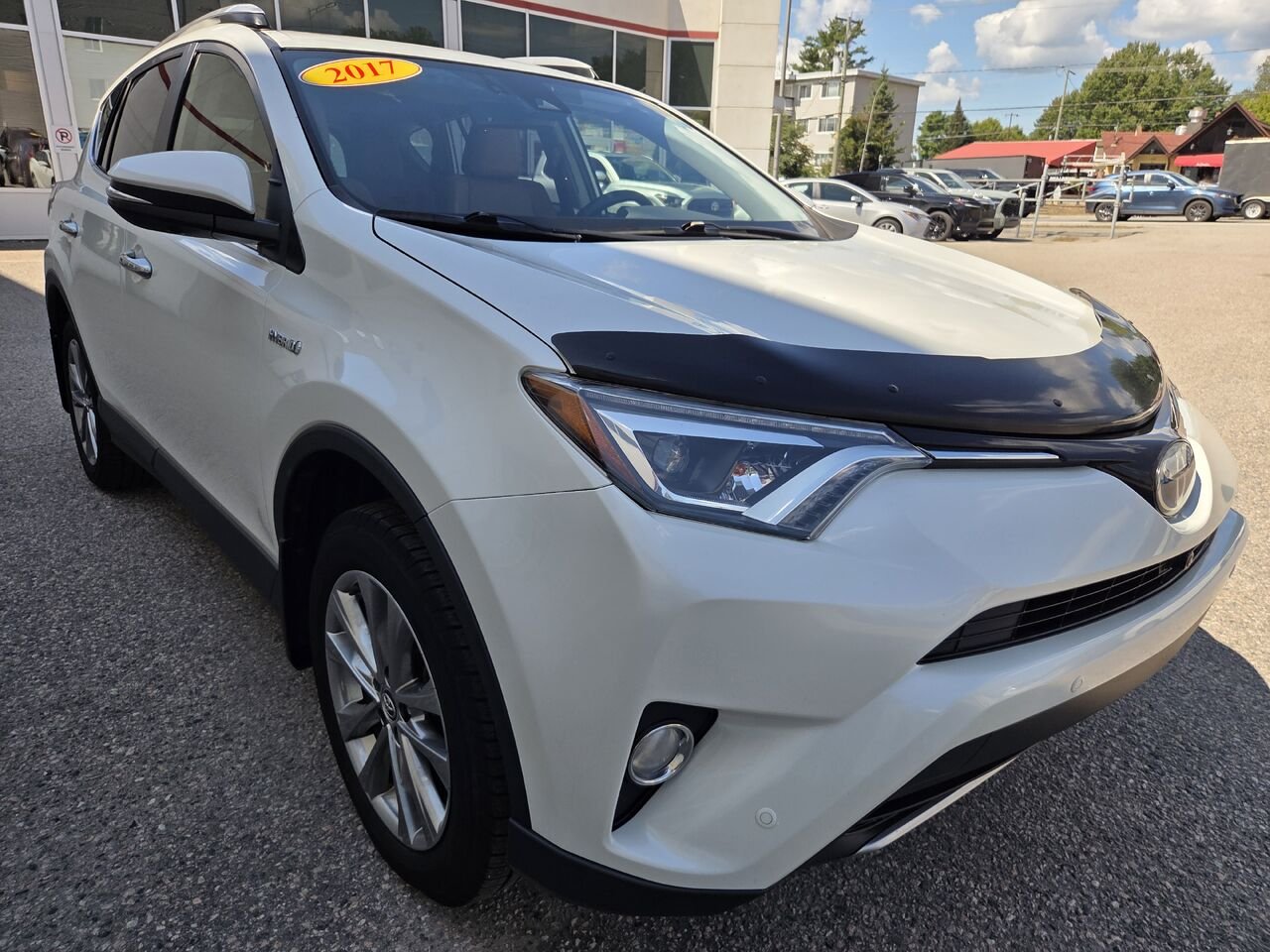 2017 Toyota RAV4 Hybrid White Mont-Laurier - photo #6