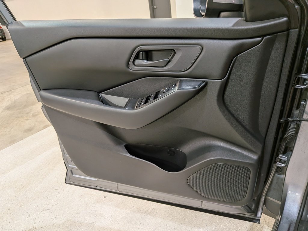 2024 Nissan Rogue AWD S Grey Val-David - photo #32
