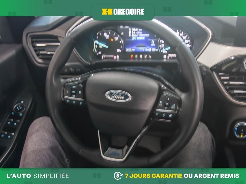 2022 Ford Escape Grey Laval - photo #17