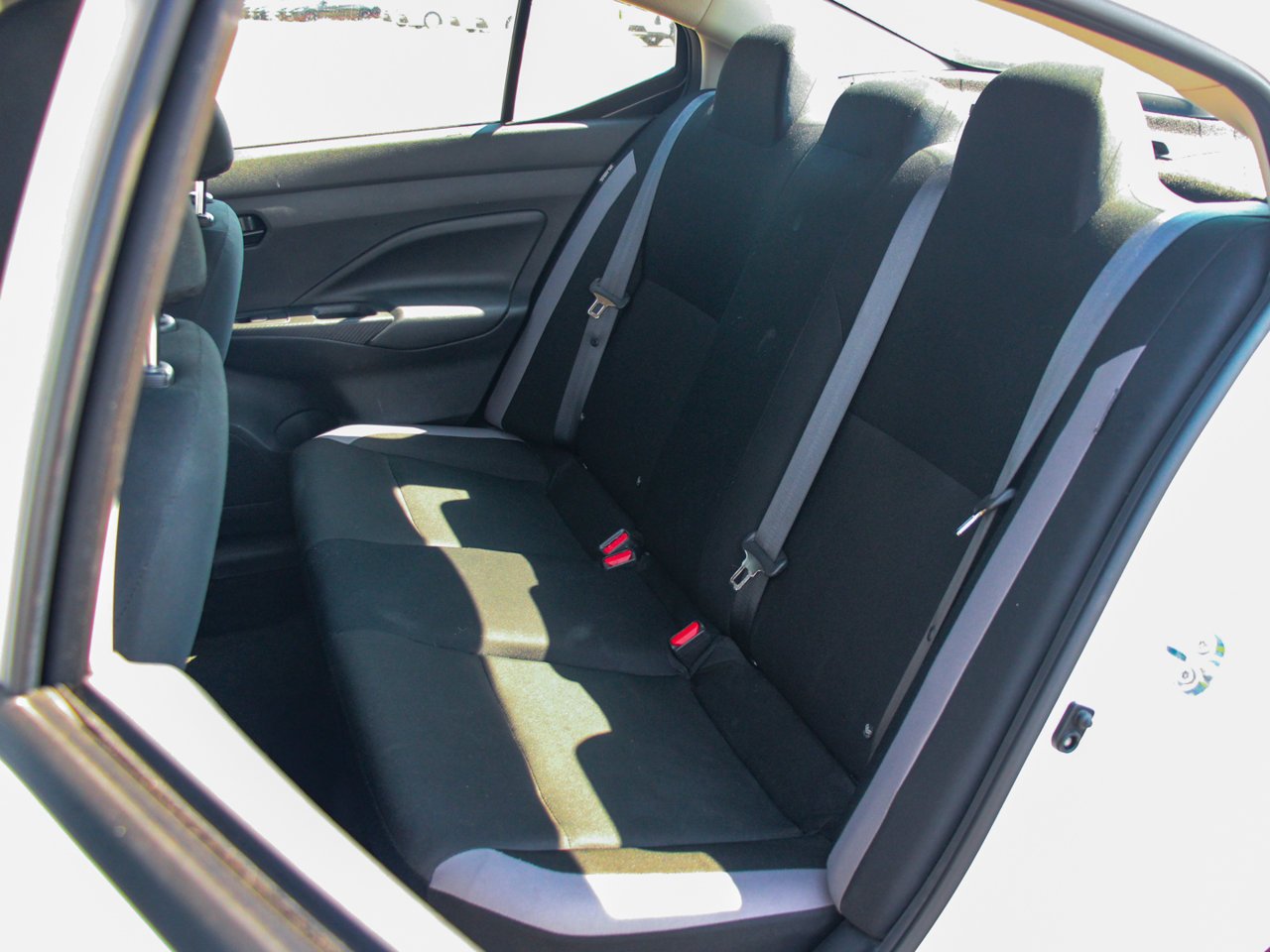 2025 Nissan Versa S CVT White Sherwood Park - photo #27