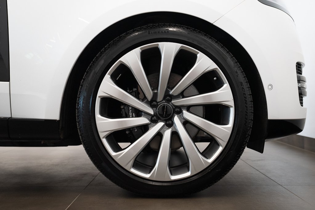 2026 Land Rover Range Rover P400 SE // 23 inch Wheels White Kirkland - photo #7