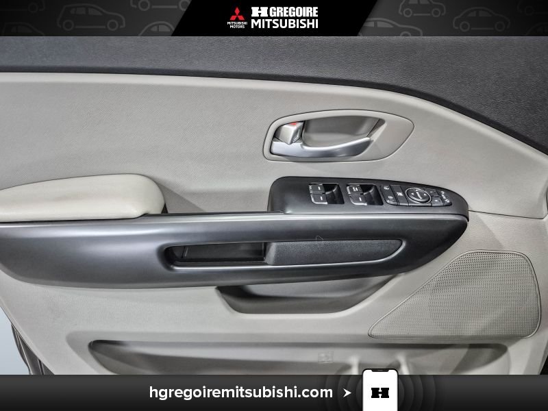 Kia Sedona 2017 Gris Blainville - photo #12