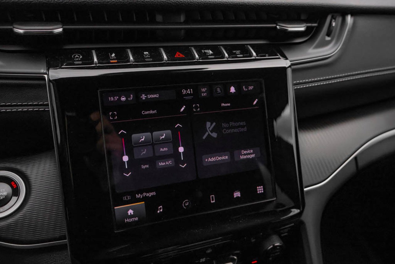 2025 Jeep Grand Cherokee Altitude 4x4 White Sherwood Park - photo #22
