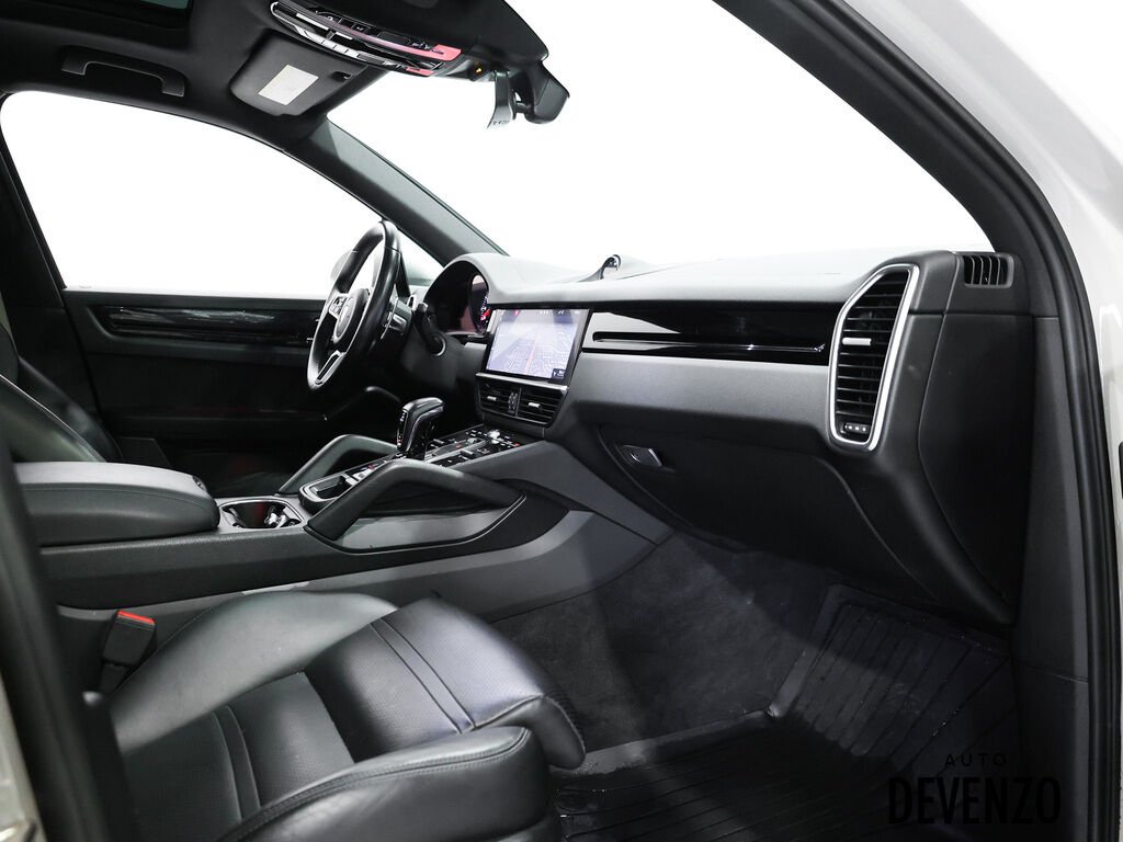 2020 Porsche Cayenne Silver Saint-Eustache - photo #6