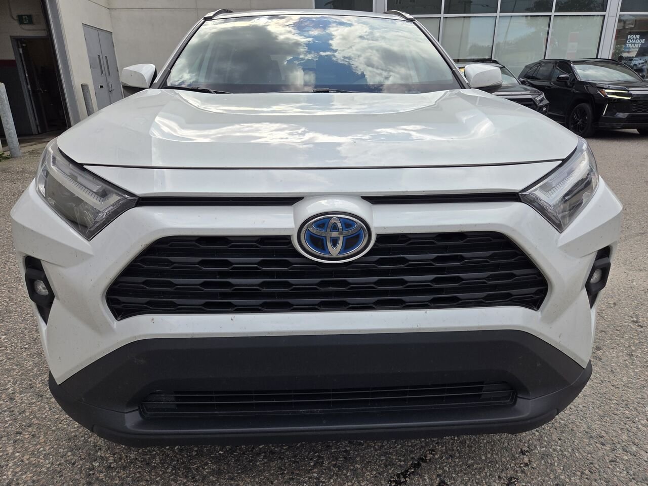 2023 Toyota RAV4 White Mont-Laurier - photo #1