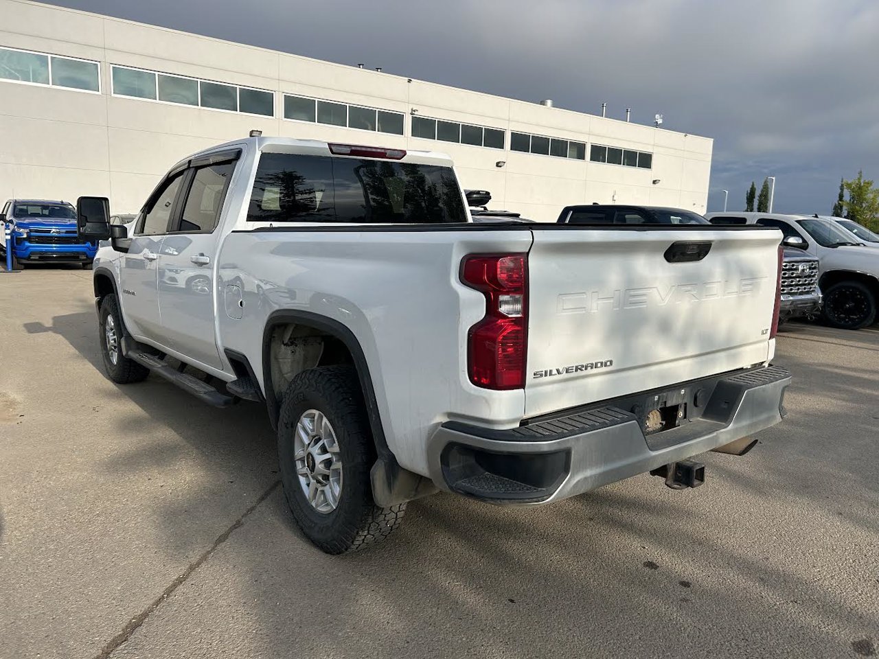 2021 Chevrolet Silverado 2500HD 4WD Crew Cab 159 LT White Sherwood Park - photo #3