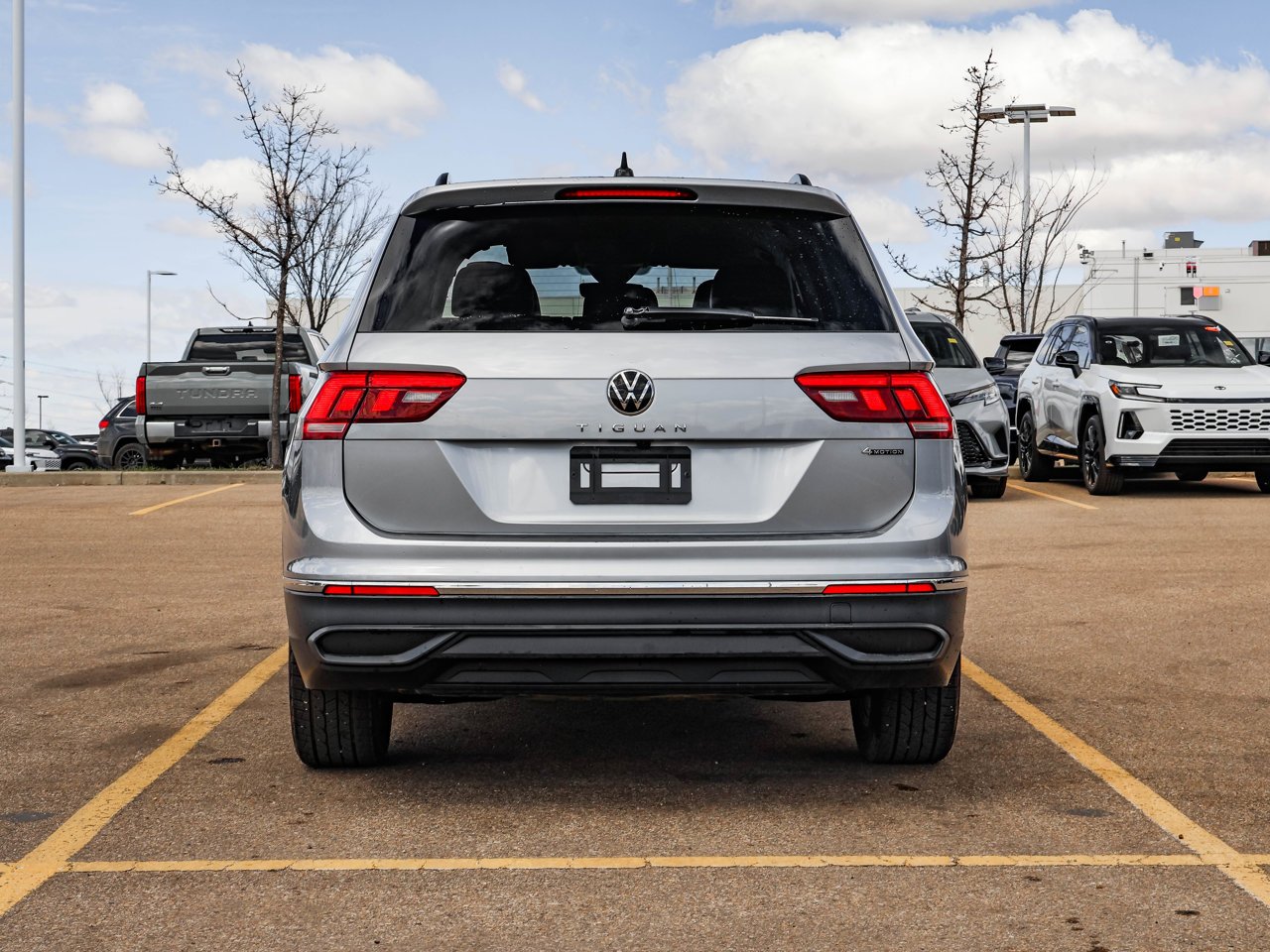 2024 Volkswagen Tiguan Comfortline 4MOTION Grey Sherwood Park - photo #6
