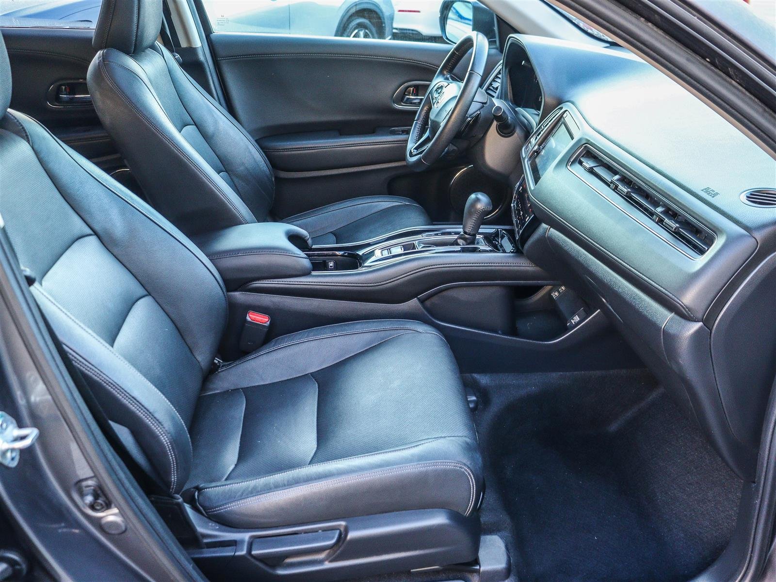 Honda HR-V Touring 2022 Grey Ottawa & Gatineau - photo #14