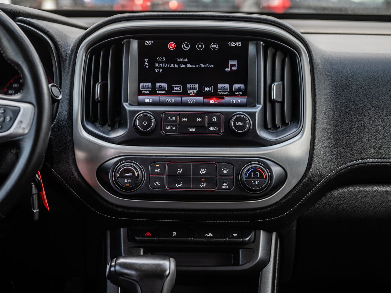 GMC Canyon 2016 Rouge Sainte-Julienne - photo #24