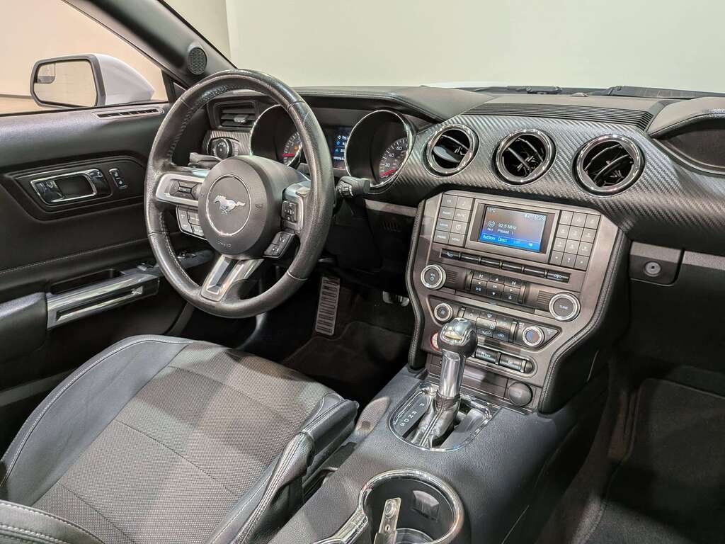 2015 Ford Mustang 2dr Conv V6 White Val-David - photo #20