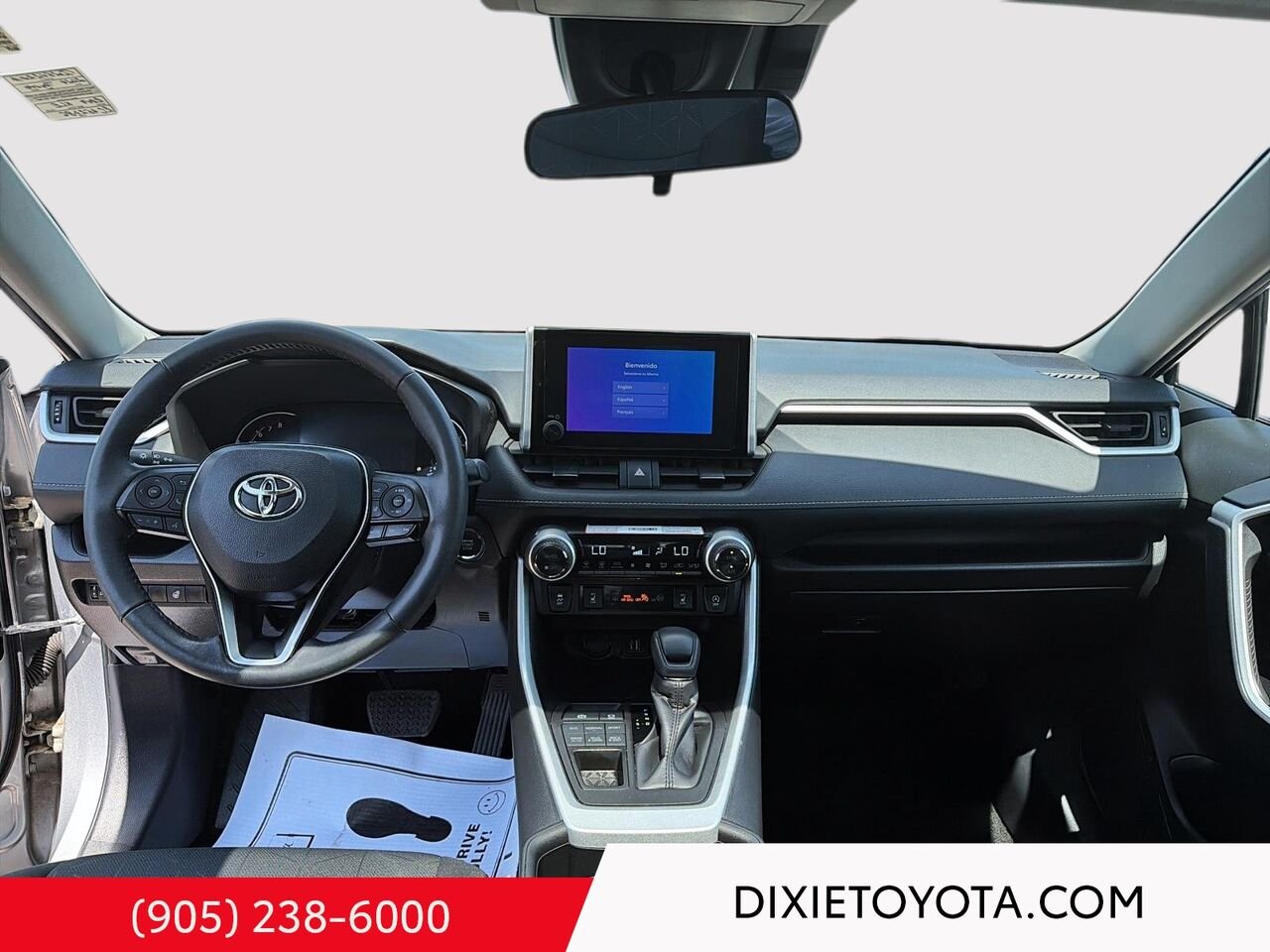 2024 Toyota RAV4 XLE AWD / HEATED SEATS / MOONROOF / ALLOY WHEELS / CARPLAY AND ANDROID AUTO Silver Mississauga - photo #17