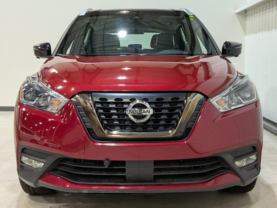 2020 Nissan Kicks Red