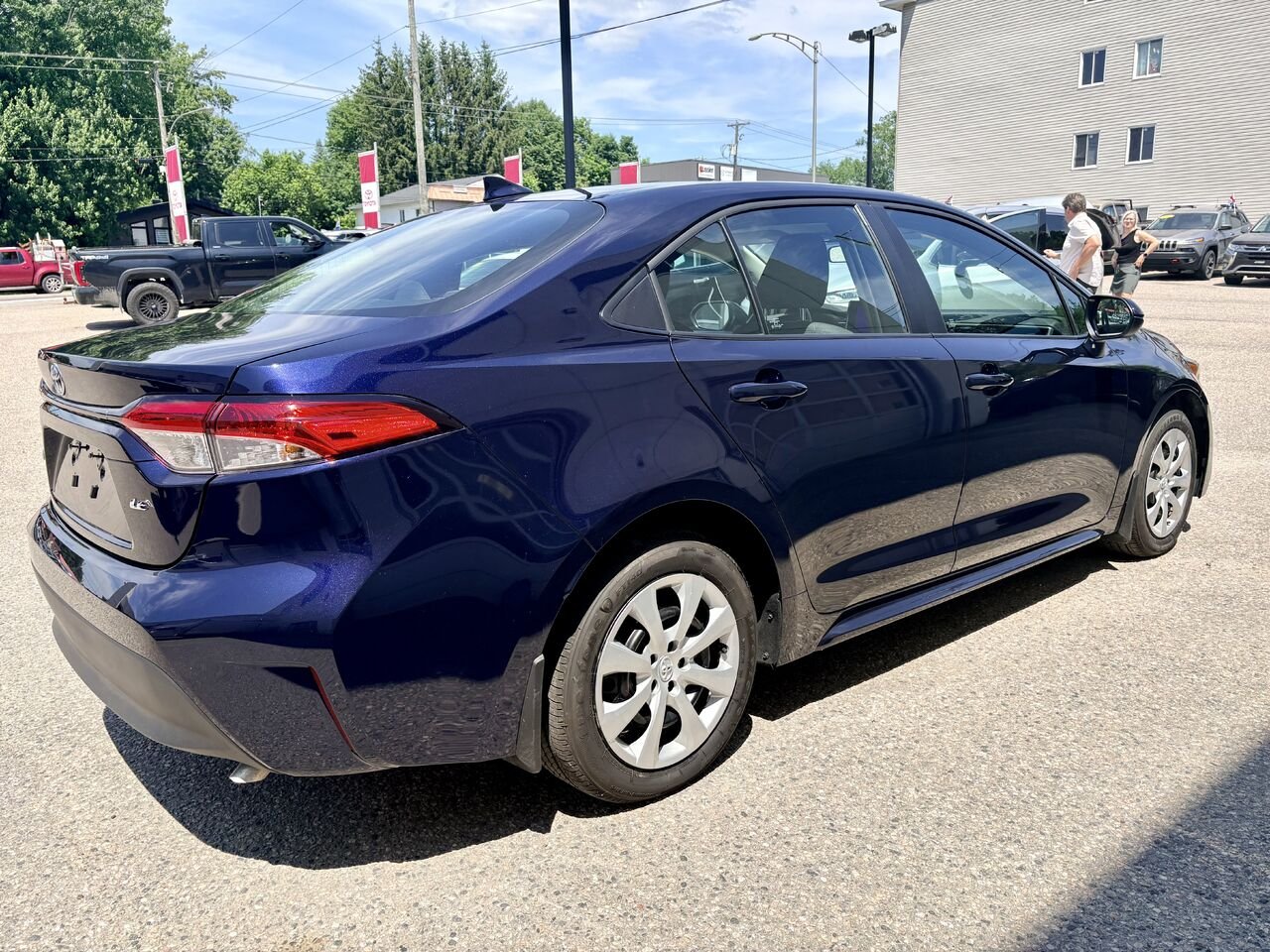 2024 Toyota COROLLA Blue Mont-Laurier - photo #6