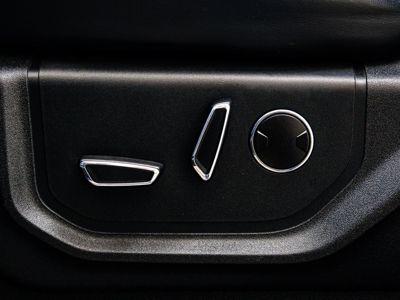 2022 Ford Super Duty F-350 SRW Platinum 4WD Crew Cab 6.75' Box Black Sherwood Park - photo #19