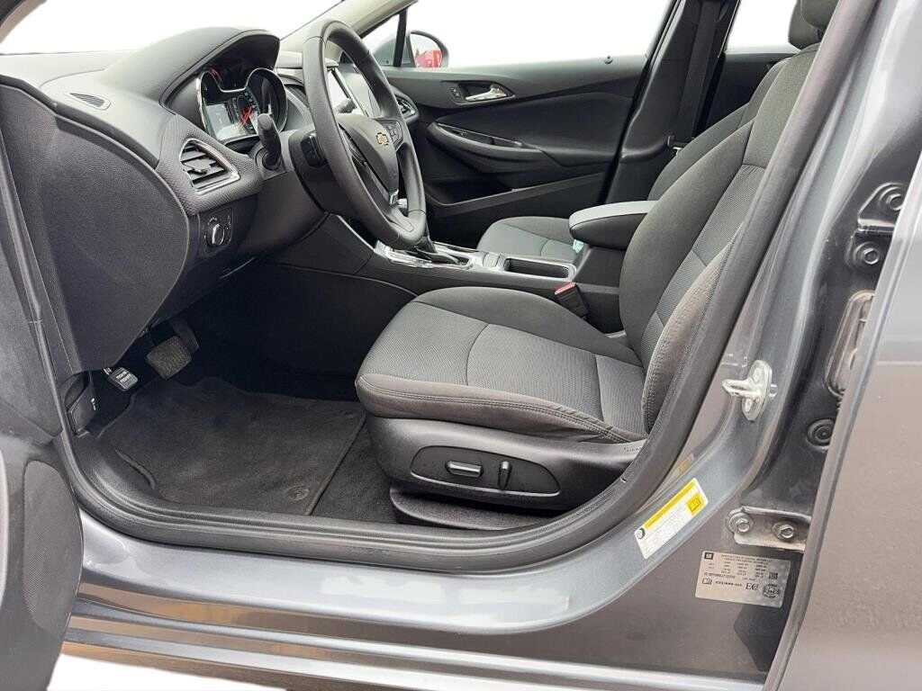 2018 Chevrolet Cruze VIN 1G1BE5SMXJ7122938 Grey Chicoutimi - photo #8