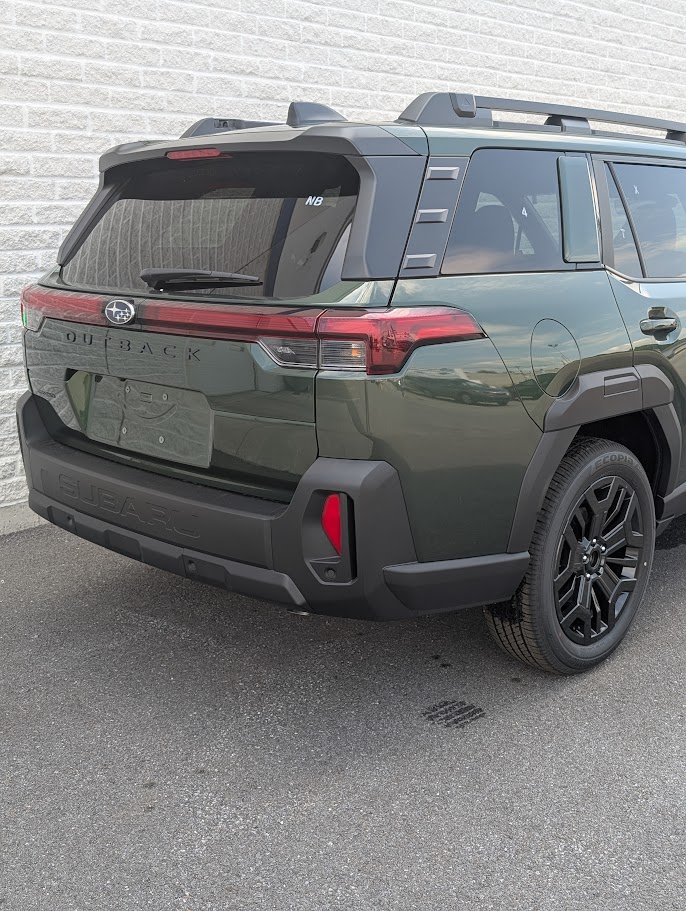 SUBARU Outback LIMITED XT 2026 Émeraude foncé nacré Saint-Hyacinthe - photo #1
