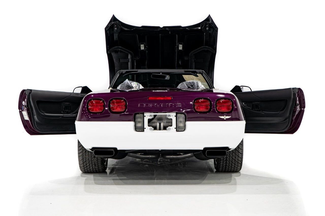 Chevrolet Corvette *PRIX EN USD* RPO Z4Z PACE CAR PRESENTED IN DELIVERY PACKAGING WITH ONLY 192MILES (307KM) FROM NEW 1995 Blanc Montréal - photo #74