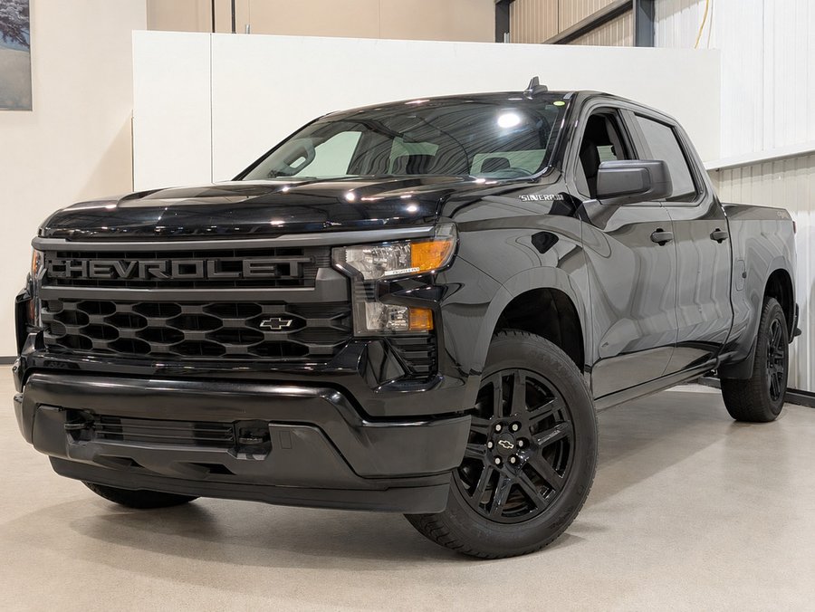 Chevrolet Silverado 1500 4WD Crew Cab 157" Custom 2022 Noir