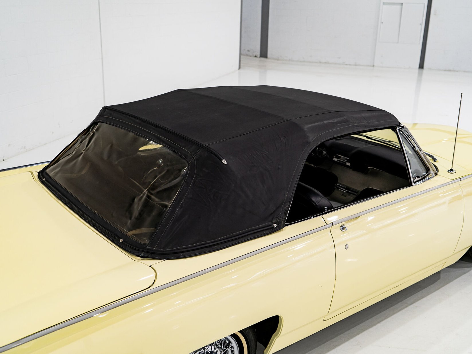 Ford Thunderbird Beautifully Presented From Older Restoration with original bill of sale 1962 Jaune Montréal - photo #50