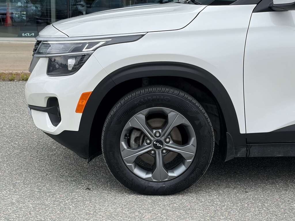 2023 Kia Seltos White Gatineau - photo #7