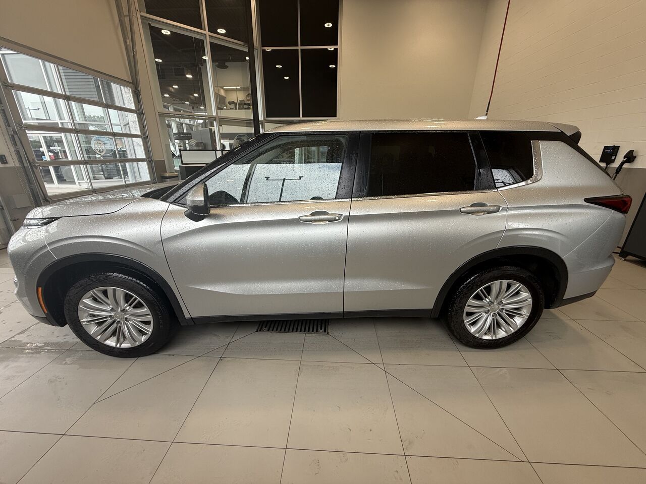 Mitsubishi Outlander 2024