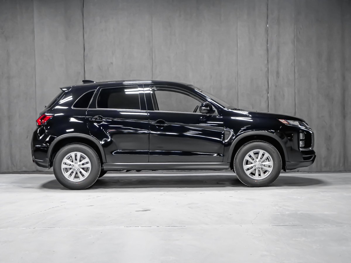 2026 Mitsubishi RVR SE Labrador Black Montreal - photo #2