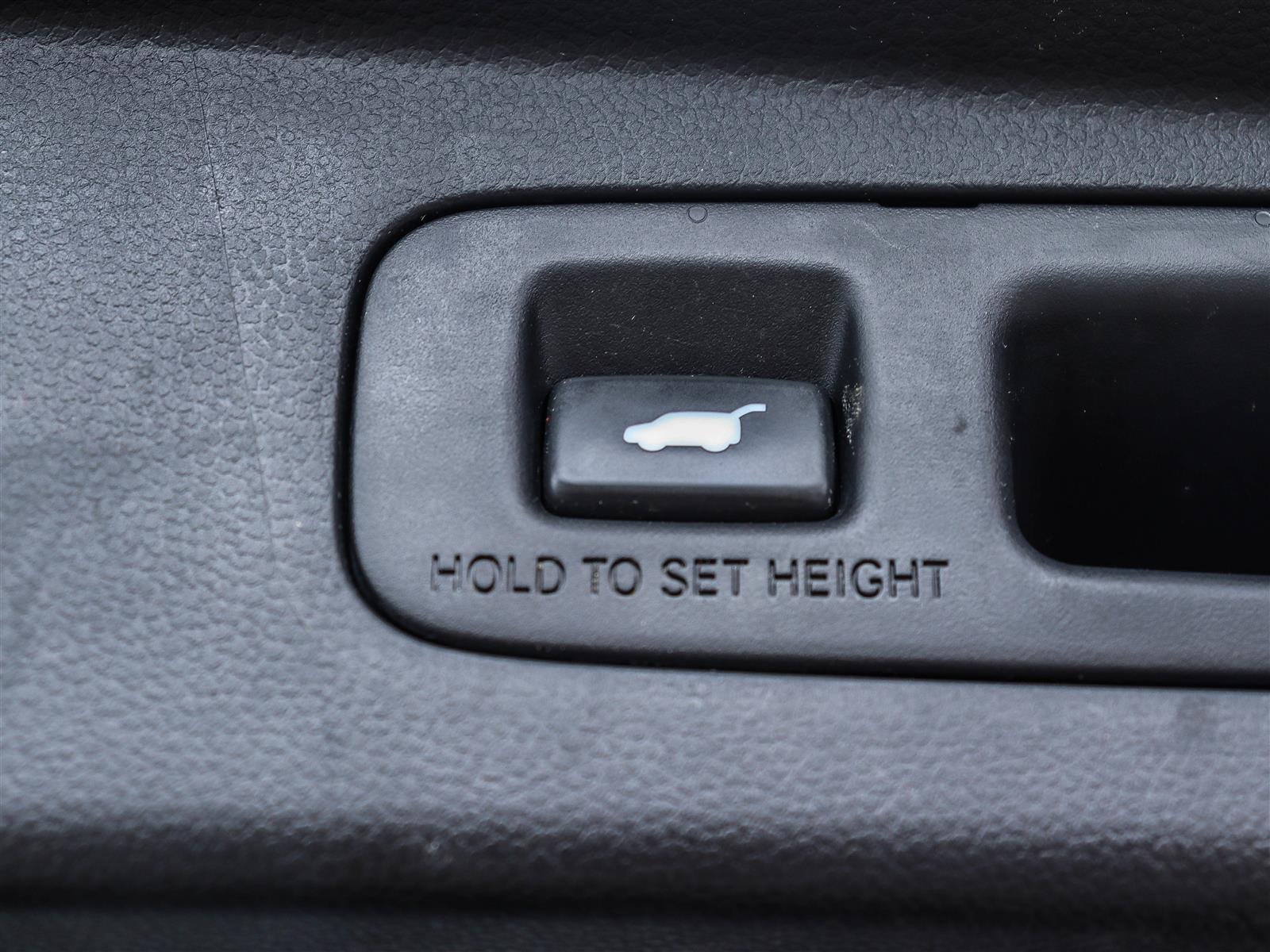Honda CR-V hybride Touring 2023 Blue Ottawa & Gatineau - photo #19