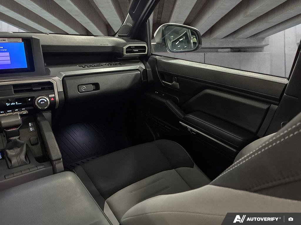 2025 Toyota Tacoma S2501714 | TRD SPORT White Edmonton - photo #24