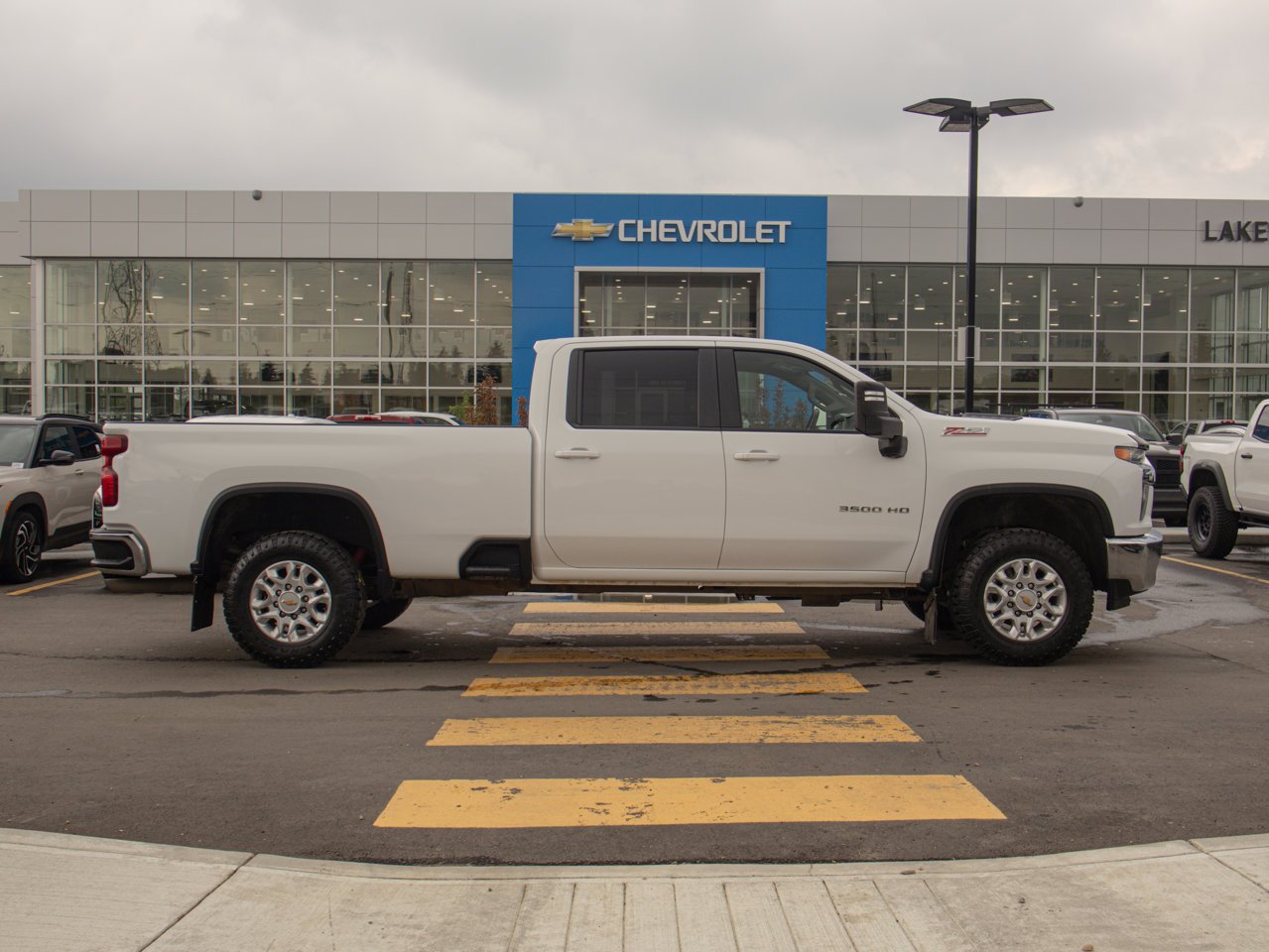 2021 Chevrolet Silverado 3500HD 4WD Crew Cab 159 LT White Sherwood Park - photo #13